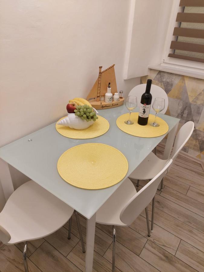 Apartmant Bionda Novi Vinodolski, Cozy And Nice Apartment For 4 People In The City Center Bagian luar foto